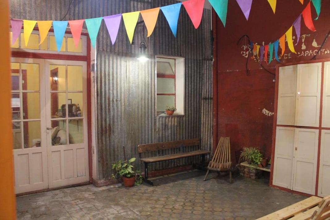 Casa Artigas Hostel コルドバ エクステリア 写真