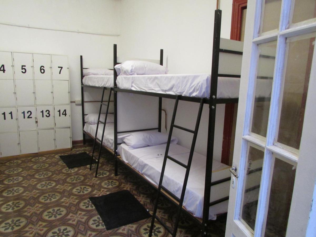Casa Artigas Hostel コルドバ エクステリア 写真