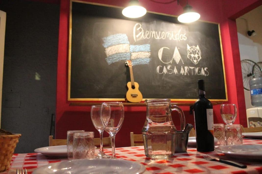 Casa Artigas Hostel コルドバ エクステリア 写真