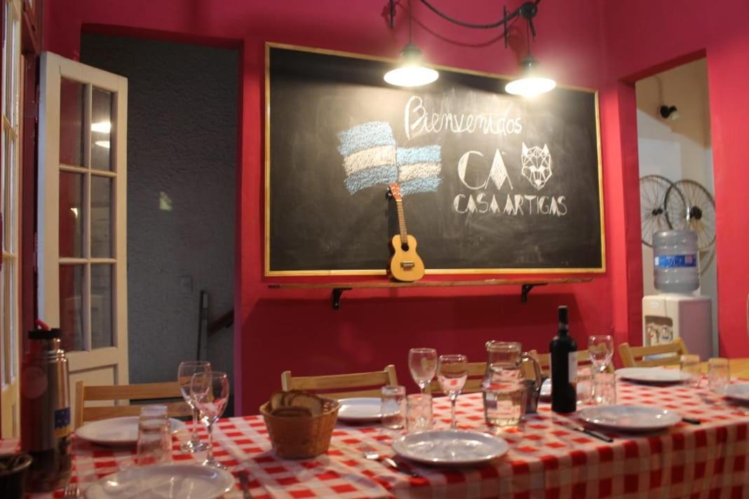 Casa Artigas Hostel コルドバ エクステリア 写真